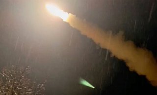 Nach russischen Angaben wurde ein Flughafen im Süden des Landes mit ATACMS-Raketen beschossen, nun hat Moskau mit Vergeltung gedroht. (Archivbild) - Uncredited/Lachen Pyshe Telegram/AP/dpa