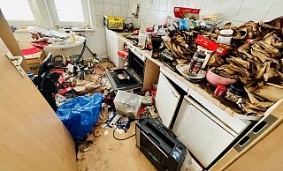 Da steigt der Ekel-Faktor: Messis werden oft nicht mehr Herr über ihr eigenes Chaos. Vermieter sollten beherzt vorgehen. - Stefan Becker