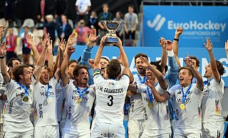 Mats Grambusch mit seinem letzten Pokal. - Federico Gambarini/dpa
