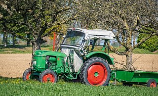 Den Traktor sollen die Jugendlichen von einer Feldscheune im Kreis Paderborn gestohlen haben. - Themenbild: Pixabay