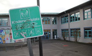 Große Aufregung an der Grundschule Bünde-Mitte: Zwei Mädchen sind aus einem Auto heraus angesprochen worden. - Florian Weyand