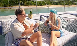Beim Einzeldate mit seiner Auserwählten Alexandra "Alex" verrät Lukas aus Herford erneut seine Männertruppe. Beim ersten Mal gab es dafür im Anschluss mächtig Ärger. - Amazon Prime Video