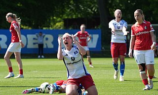 Hamburgs Sarah Stöckmann im Spiel gegen den SC Freiburg II. - Marcus Brandt/dpa