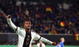 Youssoufa Moukoko will sich für die EM empfehlen. - Friso Gentsch/dpa