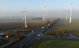 Die unfallträchtige Kreuzung an der B 64 bekommt bald eine Ampelanlage. - Jens Reddeker