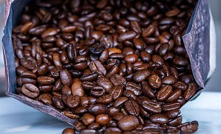 Die Kaffeepreise sind in den vergangenen ein bis zwei Jahren stark gestiegen. (Archivbild) - Jens Büttner/dpa