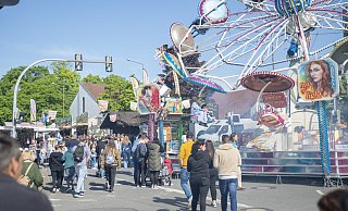 Das Bünder Frühlingsfest lockt jedes Jahr zahlreiche Besucher in die Innenstadt. - Joel Beinke
