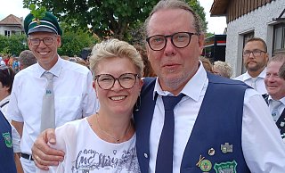 Stefan und Petra Kemper sind das neue Königspaar in Wewelsburg. - Johannes Büttner