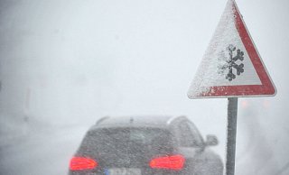 Im Kreis Höxter gibt es eine Warnung vor Blitzeis. - picture alliance / dpa