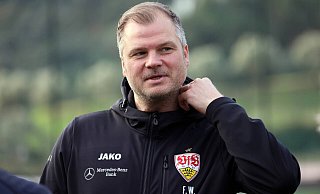 Neuer Coach, Trainingslager, Transferperiode. Stuttgarts Sportdirektor Fabian Wohlgemuth erlebte stressige erste Wochen beim VfB. - Imago Images