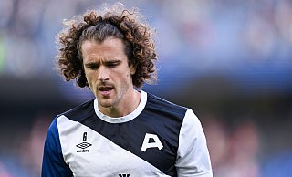 Arminia-Kapitän Mael Corboz ist Fußballprofi und Geschäftsführer in Personalunion. - Teresa Kroeger