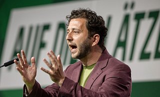 Der Grünen-Chef appelliert an die Union, den Weg für ein AfD-Verbotsverfahren freizumachen. - Harald Tittel/dpa