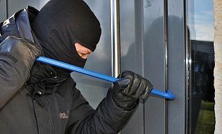 Ein mutmaßlicher Serien-Einbrecher aus Bad Oeynhausen ist der Polizei erneut ins Netz geraten. Er soll für 20 weitere Einbrüche verantwortlich sein. - Pixabay