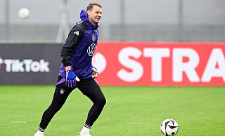 Torwart Manuel Neuer soll nach anderthalb Jahren ohne Länderspiel wieder im DFB-Tor stehen. - Federico Gambarini/dpa