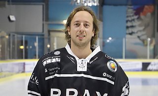 Ein „Fuchs“ schlüpft ins Trikot der Ice Dragons: Tim Lucca Krüger ist Neuzugang Nummer 17 bei den Herfordern. Foto: Jürgen Feyerabend, feyerdragon pic art - aaa