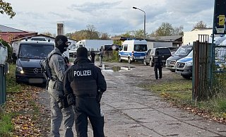 In Nauen wurde ein riesiges Drogenlabor ausgehoben. - Julian Stähle/dpa