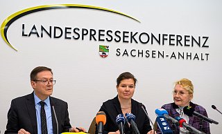 Sachsen-Anhalts Justizministerin (mitte): «Wir stehen mit der Hilfe erst am Anfang.» - Klaus-Dietmar Gabbert/dpa
