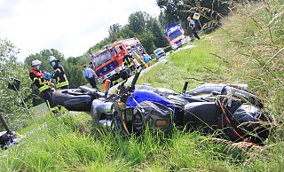 Bei einem schweren Unfall auf der Landesstraße 886 zwischen Bredenborn und Sommersell wurden zwei Menschen schwer verletzt. - David Schellenberg