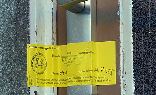 Eine amtliche Beschlagnahme oder Enteignung privater Wohnung zur Einquartierung von Flüchtlingen wird es in Bielefeld nicht geben. Ein gefälschtes Schreiben droht aber genau das an. - Symbolfoto: dpa