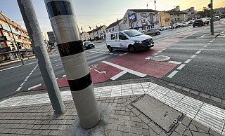 Vorreiter: Die Stadt Bielefeld hat jüngst einen Blitzer in Sieker in Betrieb genommen. Ähnlich würde auch der Herforder aussehen. - Eike J. Horstmann