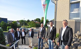 Der Bürger-Schützenverein Brakel mit den Vorstandsmitgliedern Karl-Heinz Neu (von links), Bernd Zymner, Alexander Tölle, Rüdiger Frin, Franz Josef Löseke, Max Menne und Dirk Kreuzburg möchte mit kleinen Aktionen an das Schützenfest erinnern. - Helga Krooß