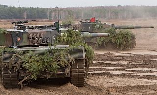 Kampfpanzer vom Typ Leopard 2 auf einem Truppenübungsplatz der Bundeswehr. - Stefan Sauer/dpa-Zentralbild/dpa