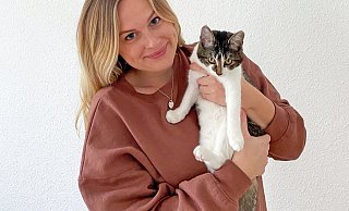 Schon jetzt ein unschlagbares Team: Sina Rudolf und Katze Luna.  - Timo Grawe