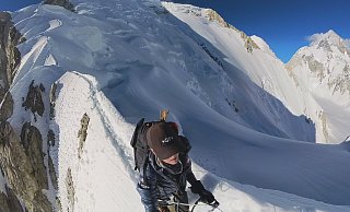 Die Bielefelder Rekord-Bergsteigerin Anja Blacha auf einer ihrer spektakulären Berg-Expeditionen. - Archivbild: Anja Blacha Die Bielefelder Rekord-Bergsteigerin Anja Blacha auf einer ihrer spektakulären Berg-Expeditionen. - Archivbild: Anja Blacha