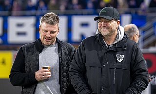 SCP-Trainer Lukas Kwasniok (l.) mit Münsters Chefcoach Sascha Hildmann, der nach dem 31. Spieltag überraschend seinen Hut nehmen musste. - picture alliance/dpa