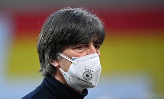 Muss wieder die Turniertauglichkeit der Nationalmannschaft herstellen: Bundestrainer Joachim Löw. - Foto: Federico Gambarini/dpa