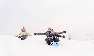 Die schönsten Ausflüge für Familien zur Weihnachtszeit im Kreis Herford. - IMAGO/Westend61