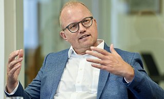 Der Fraktionsvorsitzende der SPD-Fraktion im NRW-Landtag, Jochen Ott, besucht diese Redaktion. Er erklärt die Schwerpunkte der SPD-Politik. - Peter Unger