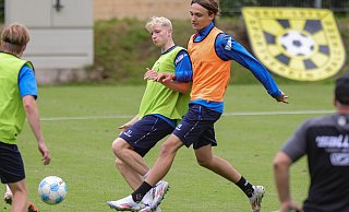 Die SCP-Talente Luis Engelns (r.) und Anton Bäuerle, hier beim Trainingslager in Walchsee, werden am Samstag in Kaiserslautern im Paderborner 20er-Kader stehen. - Oliver Krato
