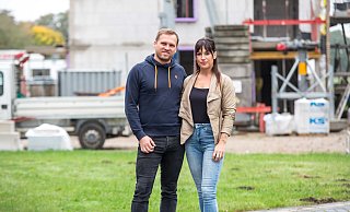 Susan und Tom Droste verwirklichen ein neues Bauprojekt im Kreis Gütersloh. - Andre Schneider