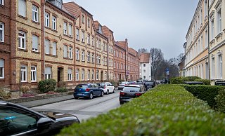 Zwischen Neuhäuser Straße und Bahnhofstraße sowie zwischen Rathenaustraße und Friedrichstraße soll das Riemeke zur Fahrradzone werden. - Niklas Tüns