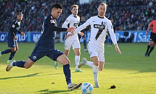 SCP-Kapitän Raphael Obermair (l.) droht im Heimspiel gegen Elversberg auszufallen. SVE-Außenverteidiger Maurice Neubauer dürfte derweil in der Startelf der Gäste stehen. - IMAGO/Fussball-News Saarland