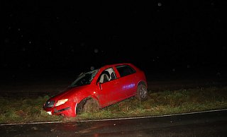 Der Skoda überschlug sich, landete aber wieder auf den Rädern. - Polizei Höxter