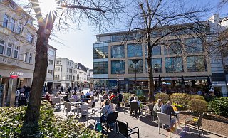 Der Einzelhandel und die Gastronomie sind zwei der Hauptfaktoren, die Besucher in die Paderborner Innenstadt locken. - Niklas Tüns