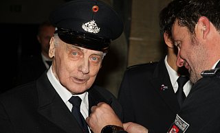 Besondere Ehrung: Schon stolze 70 Jahre ist Anton Schulte aus Siddinghausen bei der freiwilligen Feuerwehr. - Johannes Büttner