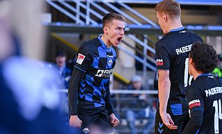 Paderborns Filip Bilbija (links) feiert seinen Treffer zum zwischenzeitlichen 3:2. - Teresa Kröger Paderborns Filip Bilbija (links) feiert seinen Treffer zum zwischenzeitlichen 3:2. - Teresa Kröger