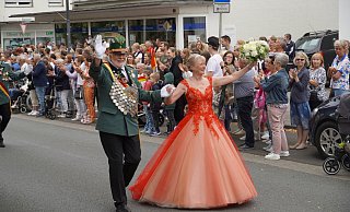 Peter und Christine Finger ziehen in den Elsener Ortskern ein. - Felix Schwien