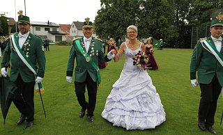 Reinhard und Doris Dreker sind das Königpaar in Haaren. - Johannes Büttner