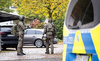Wegen des Messerangriffs auf eine Schülerin hat es am Paderborner Westfalen-Kolleg einen Großeinsatz der Polizei gegeben. - Niklas Tüns
