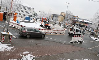 Die Kanalarbeiten in diesem Teil des Gierstores sind bald abgeschlossen. Danach geht es am Gierswall (links) weiter. - Holger Kosbab