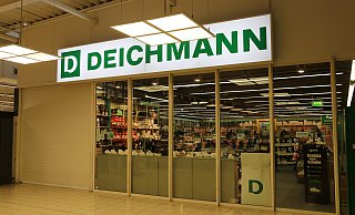 Nach 25 Jahren ist Schluss: Deichmann schließt seine Filiale im Herforder Marktkauf-Fachmarkt am Deichkamp. Nun wird ein Nachmieter für die rund 500 Quadratmeter große Verkaufsflächen gesucht. - Claus Frickemeier