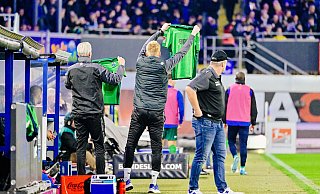 Der SC Paderborn spielte Anfang Oktober in der Home-Deluxe-Arena gegen den SSV Jahn Regensburg in neon-grünen Sondertrikots. - Besim Mazhiqi