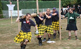 Spaß, Spannung und Schottenröcke gab es bei den Highland Games in Steinheim, an die sich das Folk-for-Friends-Festival anschloss. - Madita Schellenberg