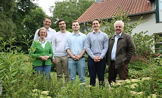 FDP Leopoldshöhe stellt Wahlprogramm vor: Marie Luise Asemissen (v.l.), Hans Christian Asemissen, Rouven Diekmann, Nils Jordan Geigl, Fynn Poier und Hermann Graf von der Schulenburg. - Anna-Lena Hinder