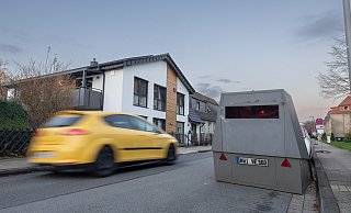 Das Bielefelder Ordnungsamt stellt wieder seine mobilen Blitzer im gesamten Stadtgebiet auf. - Oliver Krato