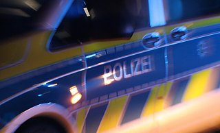 Die Polizei rückte gegen 2.30 Uhr an die Stiftsallee aus. Laut der Beamten gibt es keine Hinweise auf eine Straftat. Symbolfoto: - Patrick Schwemling